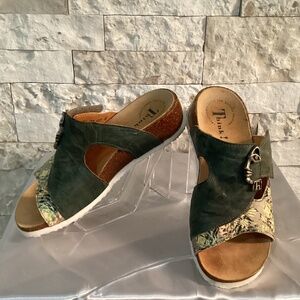 Think! Mizzi Face Sandals